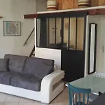 La Grenille Apartment *