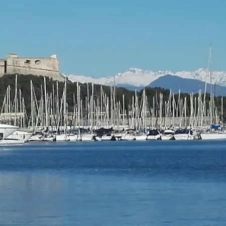 La Grenille Апартаменти